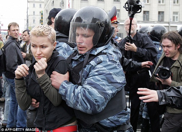 article-2266059-014E8D6100000578-750_634x461