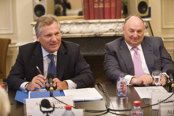 Former Polish president Aleksander Kwasniewski and Moshe Kantor, President of the European Jewish Congress, at the European Council on Tolerance and Reconciliation's inaugural meeting in 2008.
