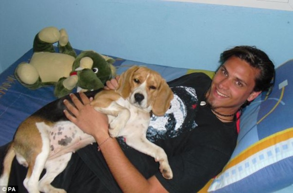 article-2517012-19C96F8400000578-358_634x418