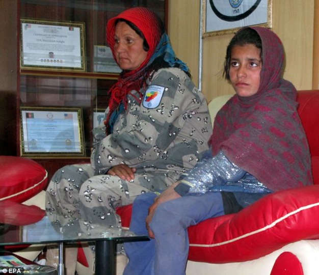 article-2534657-1A73B95A00000578-469_634x547