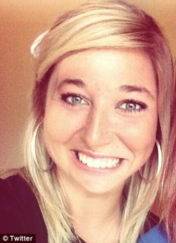 article-2537689-1A926A3800000578-380_306x423