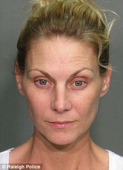 article-2561724-1B97B41300000578-297_306x423 article-2561724-1B97B41300000578-297_306x423