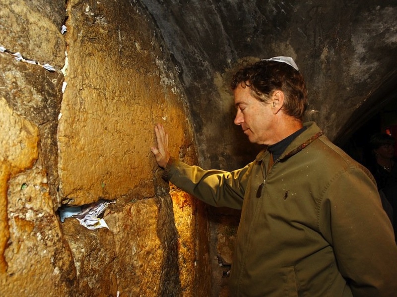 Rand Paul prays that he can convince the people he is his father while ensuring the Jews he isn't.