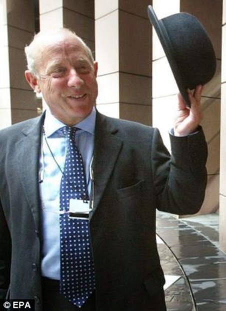 article-2574995-1B2DD217000005DC-794_306x423 article-2574995-1B2DD217000005DC-794_306x423