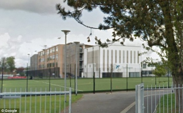 article-2581883-1C54CF7D00000578-99_634x392 article-2581883-1C54CF7D00000578-99_634x392