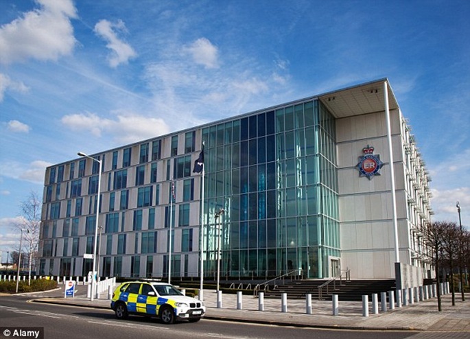 article-2593217-1CB7A00600000578-862_634x456