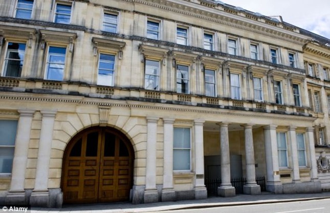 article-2595891-1CCC394300000578-116_634x409 article-2595891-1CCC394300000578-116_634x409