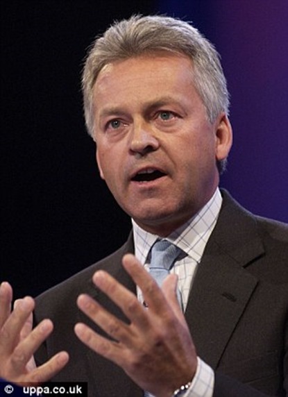 article-2605597-01A3CEAC0000044D-659_306x423