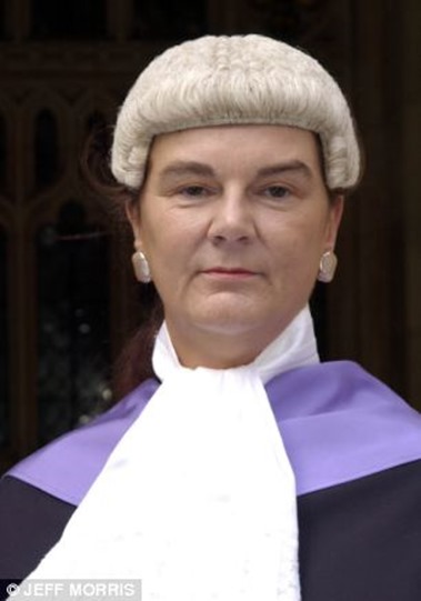 article-2611098-03C13B98000005DC-761_306x438 article-2611098-03C13B98000005DC-761_306x438