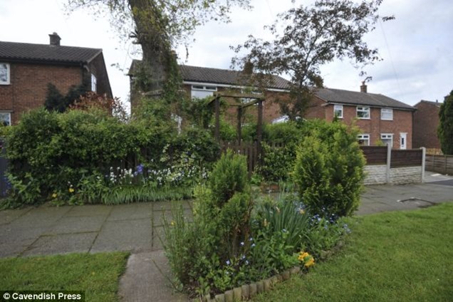 article-2621255-1D9AEEF900000578-62_634x422