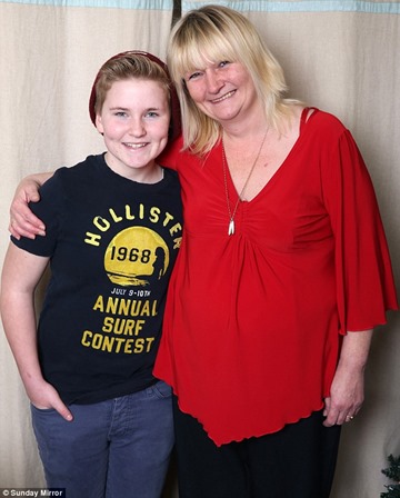 article-2631472-1DF393A900000578-132_634x790