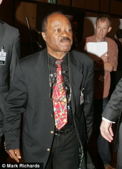 article-2636438-0A1E1491000005DC-902_306x423