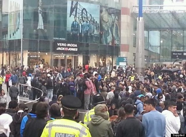 s-HUNDRES-large640 s-HUNDRES-large640