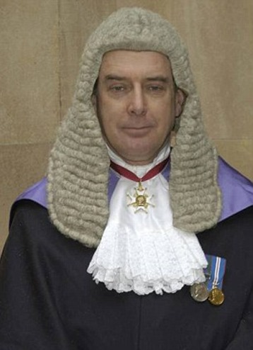 article-2648593-1E7742C200000578-473_306x423