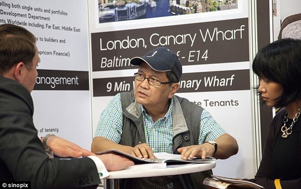 article-2657470-1EABD6DC00000578-417_634x399