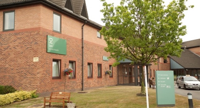 Exterior shot with signage 520  x 282