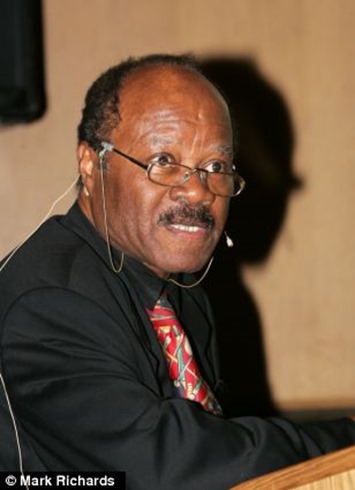 article-0-0A1E169A000005DC-679_308x425