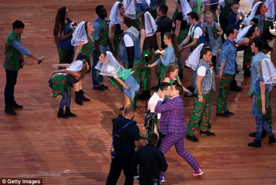 article-2703429-1FEB0AEF00000578-141_634x424