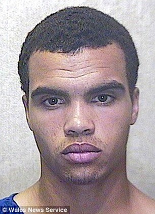 article-2708482-200E683D00000578-148_306x423