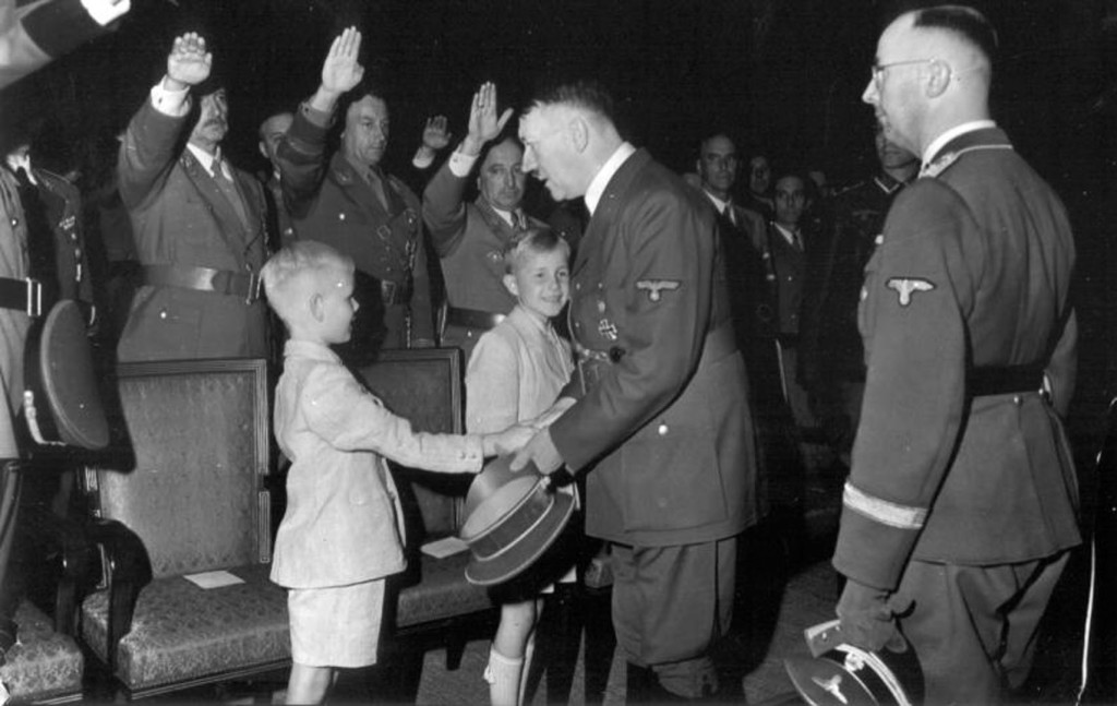 hitler-talking-to-children-at-rally