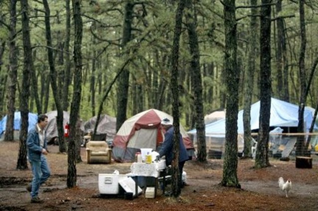 lakewood-tentcity-050509jpg-585709eca7ef631b_large