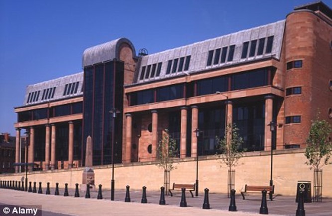 article-1230515-07581E1B000005DC-616_468x304