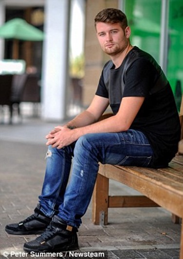 article-2712380-2028021600000578-8_306x432 article-2712380-2028021600000578-8_306x432