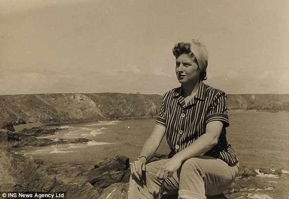 1410550533118_Image_galleryImage_Collect_pictures_of_Glori