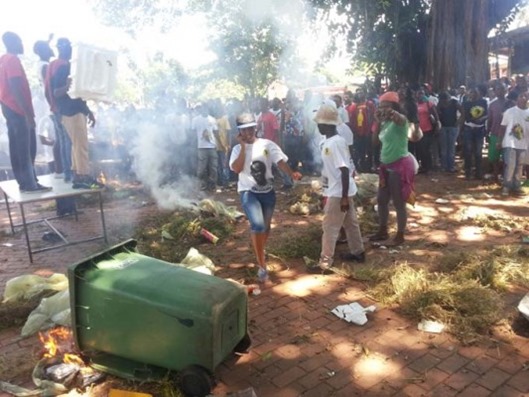 DUT-protest-533x400 DUT-protest-533x400