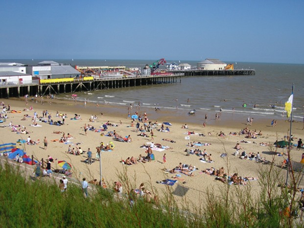 clacton_beach_pier (1)