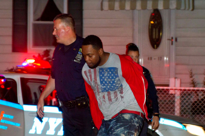 Thugs Rob Queens Store then Crash