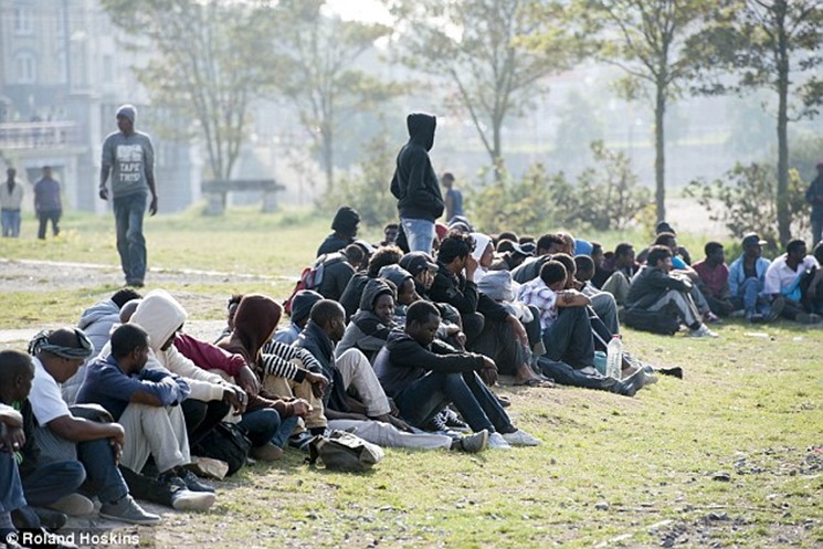 1413429703539_wps_61_Migrant_camps_and_the_fee 1413429703539_wps_61_Migrant_camps_and_the_fee