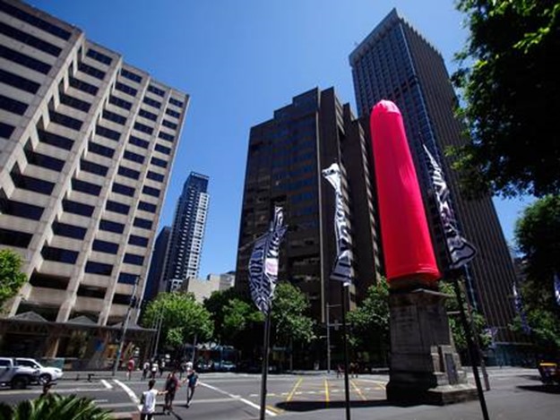 giant-pink-condom (1)