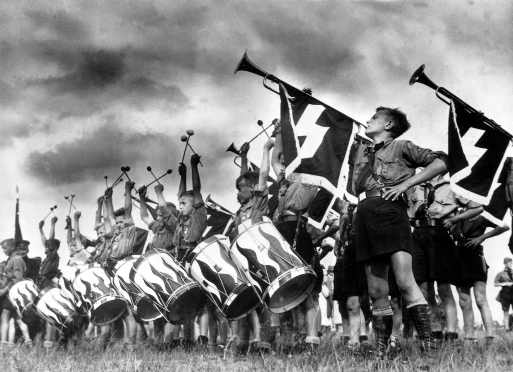 HITLER YOUTH NAZI MOVEMENT