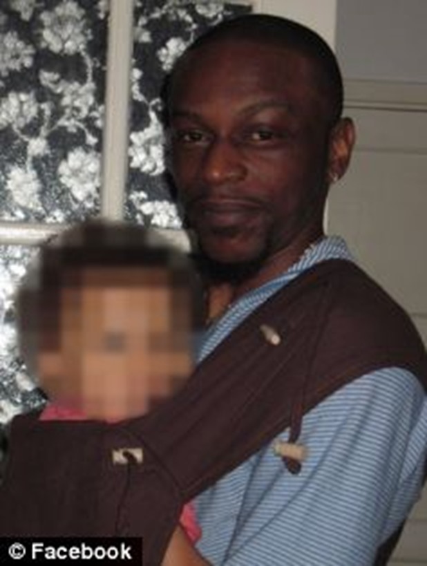 article-2049811-0E664E9800000578-260_237x314