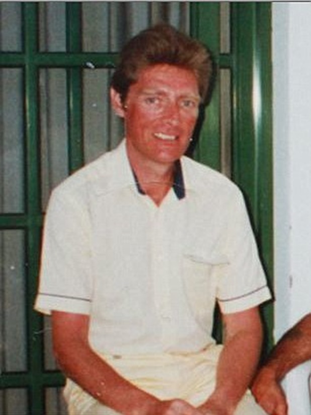 2758F73B00000578-0-image-a-26_1428421593946