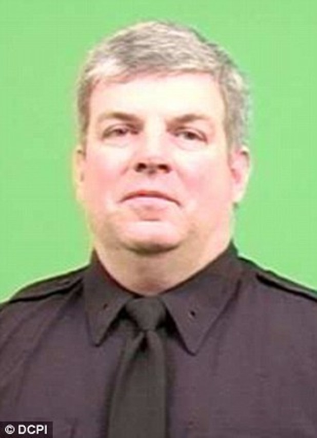 article-2126869-12841493000005DC-973_306x423 article-2126869-12841493000005DC-973_306x423