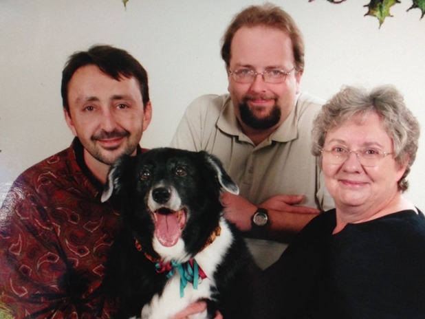 Peggie_Lynn_Robinson_with_her_family