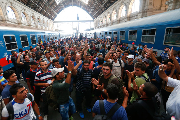 migrants-hungary-austria-germany-1
