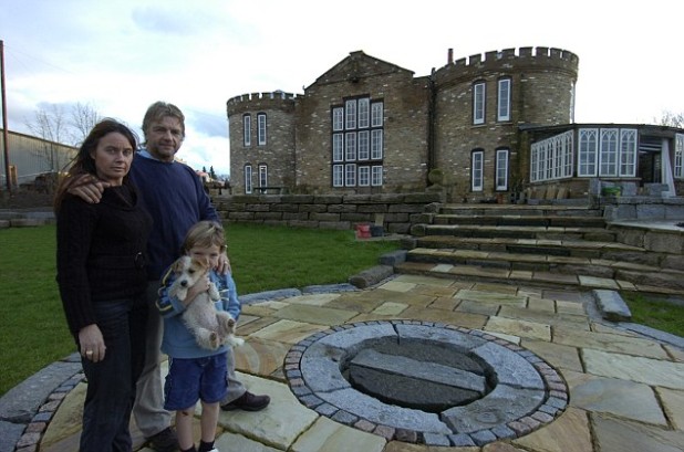 02C83017000004B0-3624516-image-a-69_1464986756310