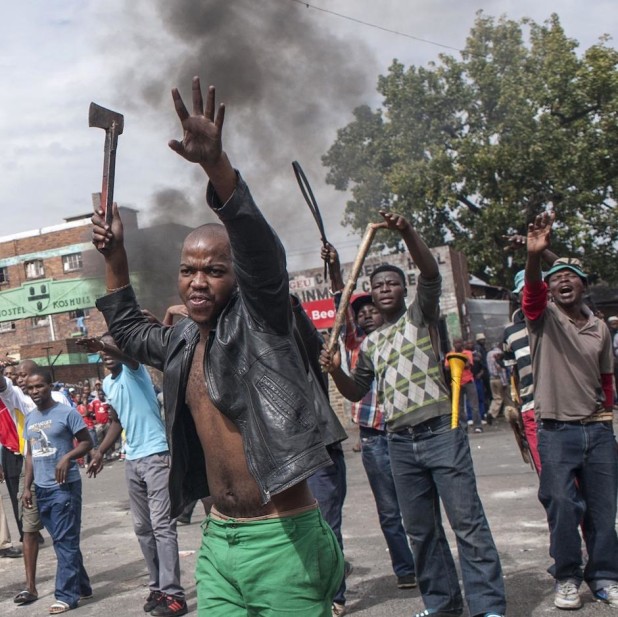 xenophobic-south-african-riots-spread-to-johannesburg-as-leaders-call-for-international-assistance-1429305619