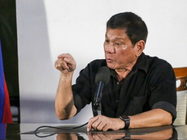 Duterte-pointing-afp-640x480