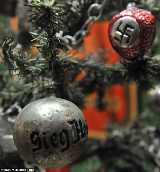 article-2516555-19c2b0b800000578-602_634x680