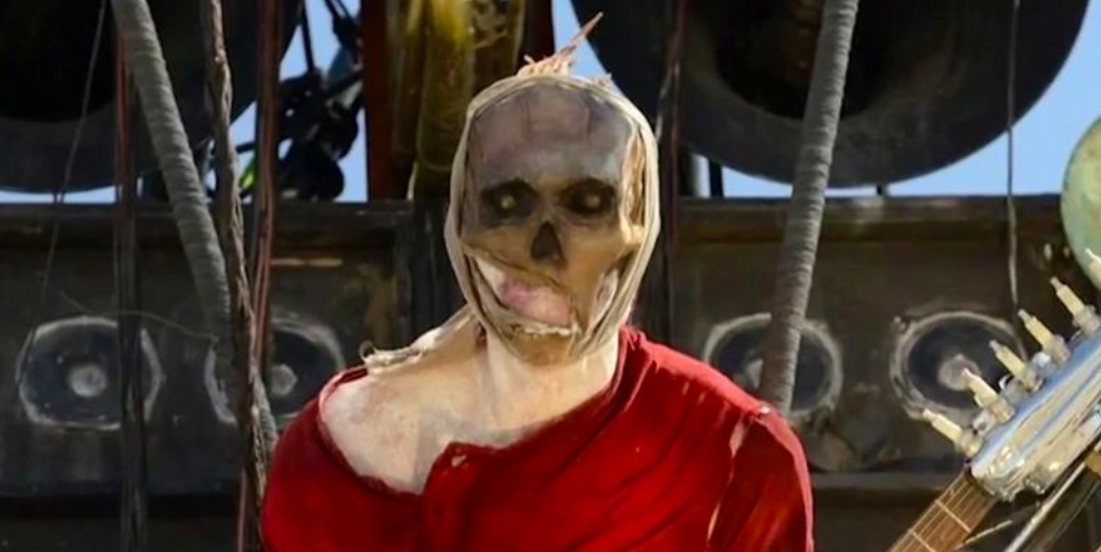 UK: Boris Johnson Considers Maintaining Lockdown Until 2021