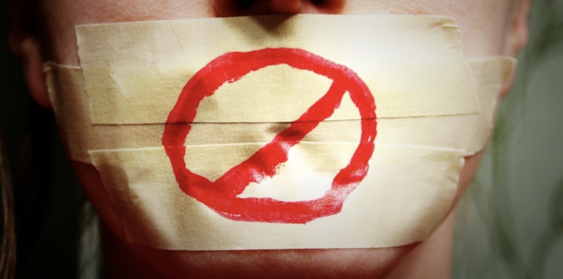 Very Popular Tranny Twitch Streamer Calls for Daily Stormer to be Unbanned by Cloudflare