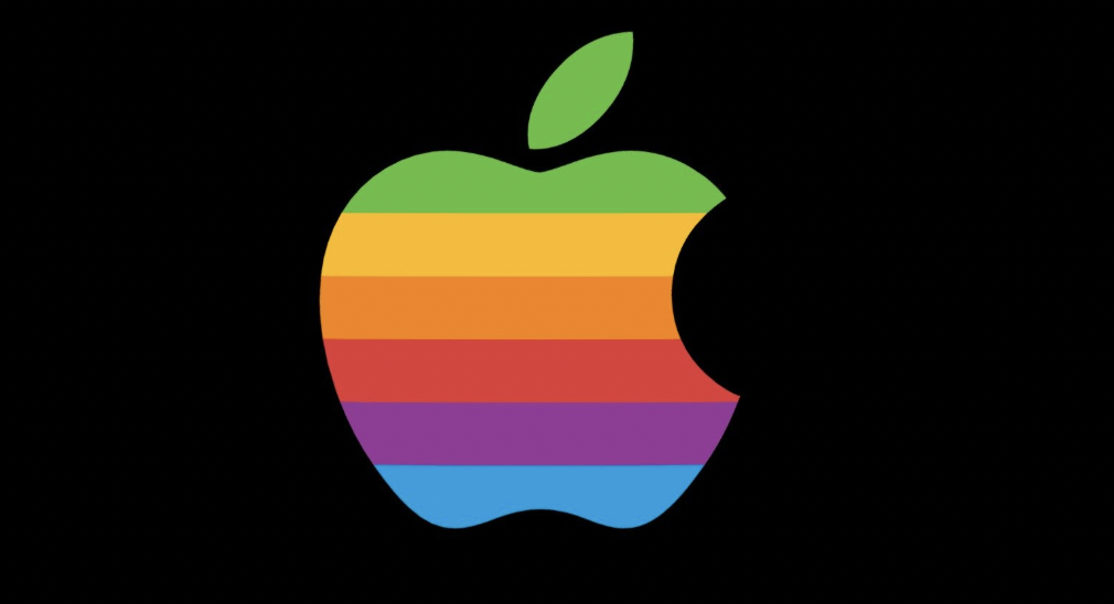 Elon Says the Issue with Apple is Solved After Visiting Rim Cook