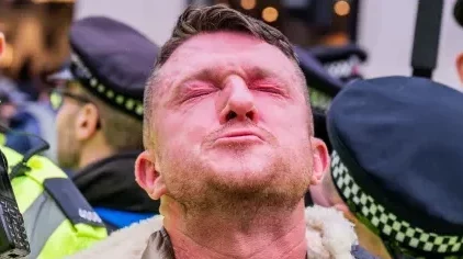 UK: Tommy Robinson Arrested, Pepper-Sprayed While Serving the Jews