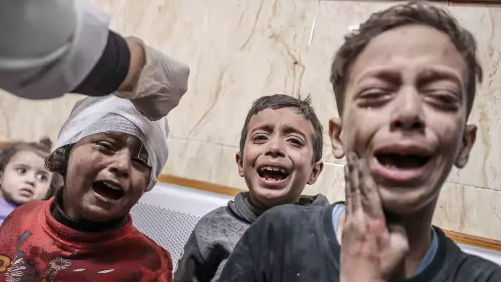 Israel Now Bombing Southern Gaza, Hitting Mosques and Homes Close to a Hospital