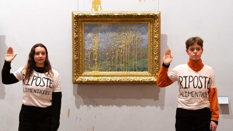 France: Global Warmers Throw Filthy Slop on Disgusting Monet Painting