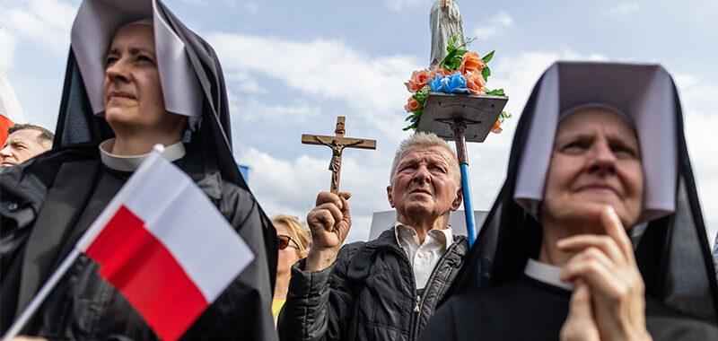 Poland: Tens of Thousands of People Protest Against Planned Legalization of Abortion